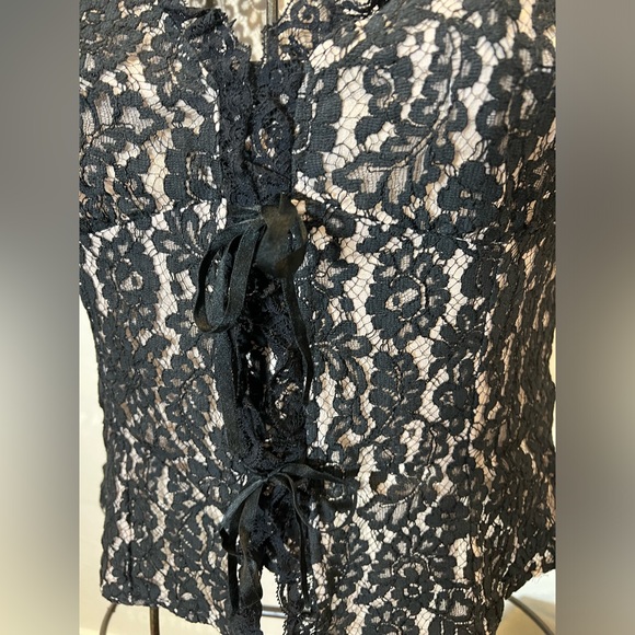 Nanette Lepore Rich Bouquet Black Lace Top Button Front 10 XE - Picture 5 of 6